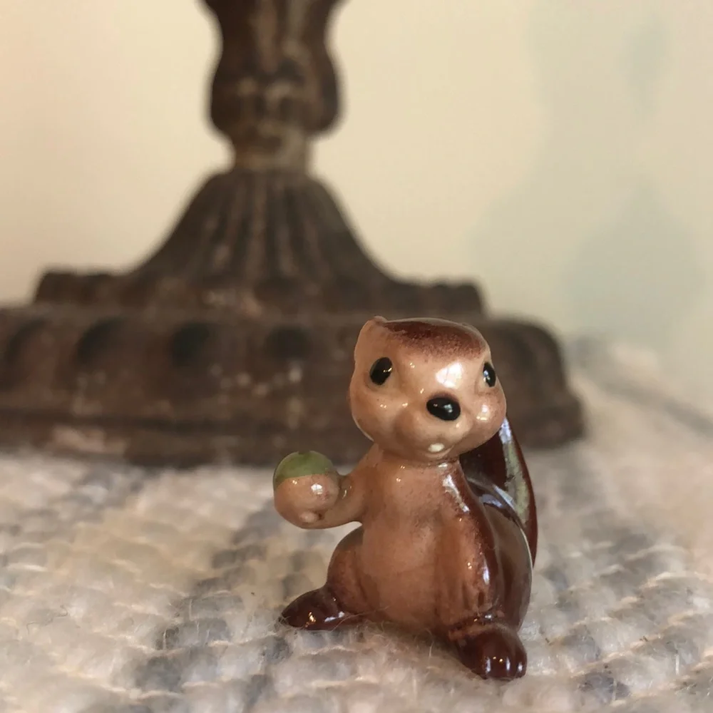 Miniature Brown Ceramic Squirrel  with Acorn Figurine - Picture 8 of 8